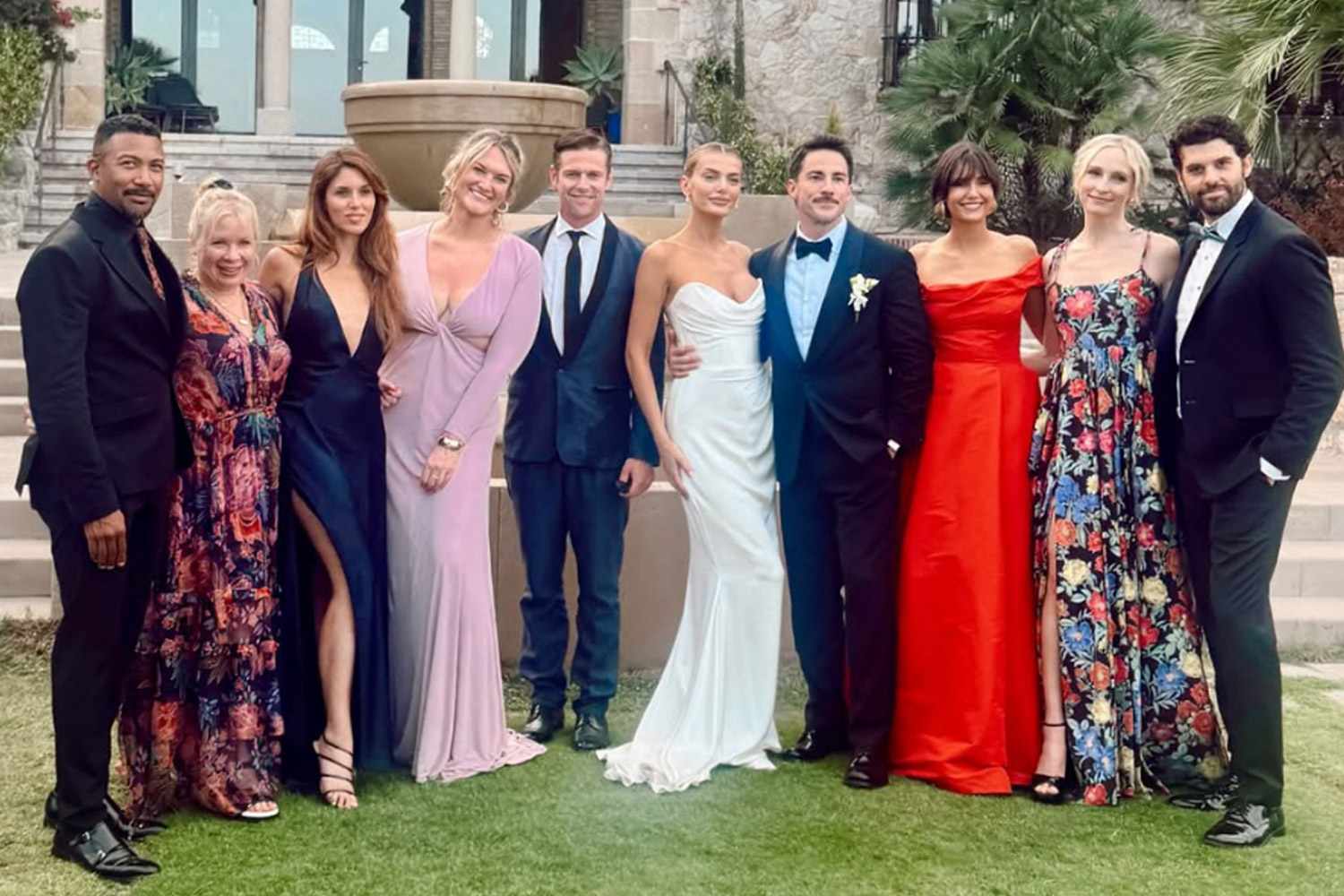 Nina Dobrev, Candice King, Zach Roerig and More “Vampire Diaries ”Cast  Reunite at Michael Trevino's Wedding, image size:1500x1000