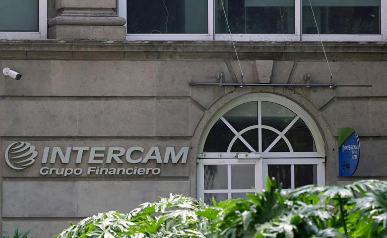 El Departamento del Tesoro de EU prohibió ciertas transacciones con las instituciones financieras mexicanas CIBanco, Intercam Banco y Vector Casa de Bolsa como parte de sus nuevas sanciones relacionadas con el fentanilo. Foto: AFP