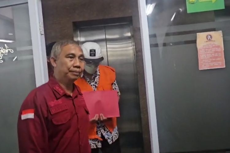 Kejaksaan Tinggi (Kejati) Jawa Tengah menetapkan Direktur PT Matahari Makmur Sejahtera (MMS) berinisial JFS menjadi tersangka kasus korupsi, Rabu (26/6/2025).