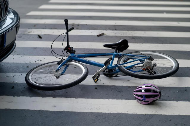 思わぬ自転車事故　※画像はイメージです（Paylessimages/stock.adobe.com）