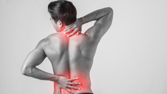 Unexplained discomfort in between the shoulder blades could be a sign of a heart attack.