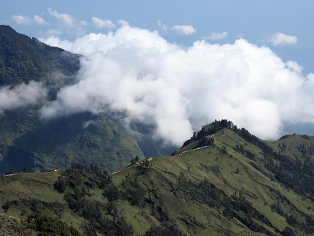 Apakah Gunung Rinjani Masih Aktif? Ini Fakta Geologisnya!