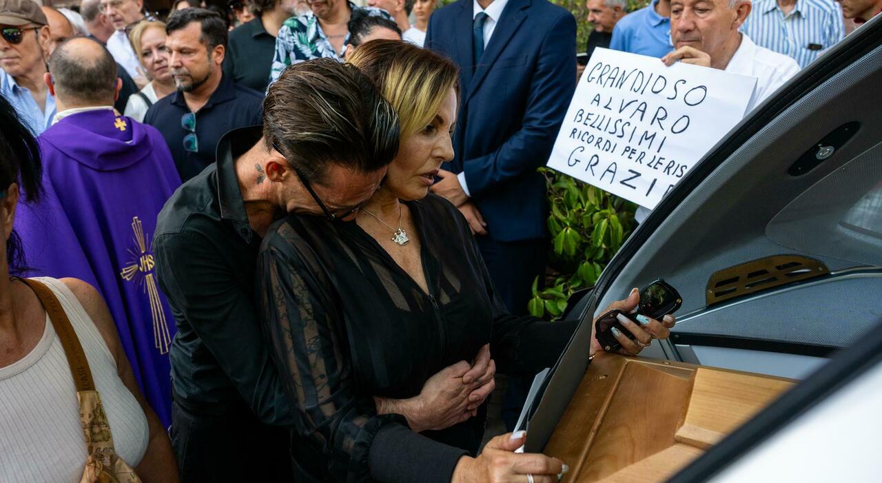 GRANDMA Sympathy Letters In Downey, CA | Chita's Floral Designs - Foto 6