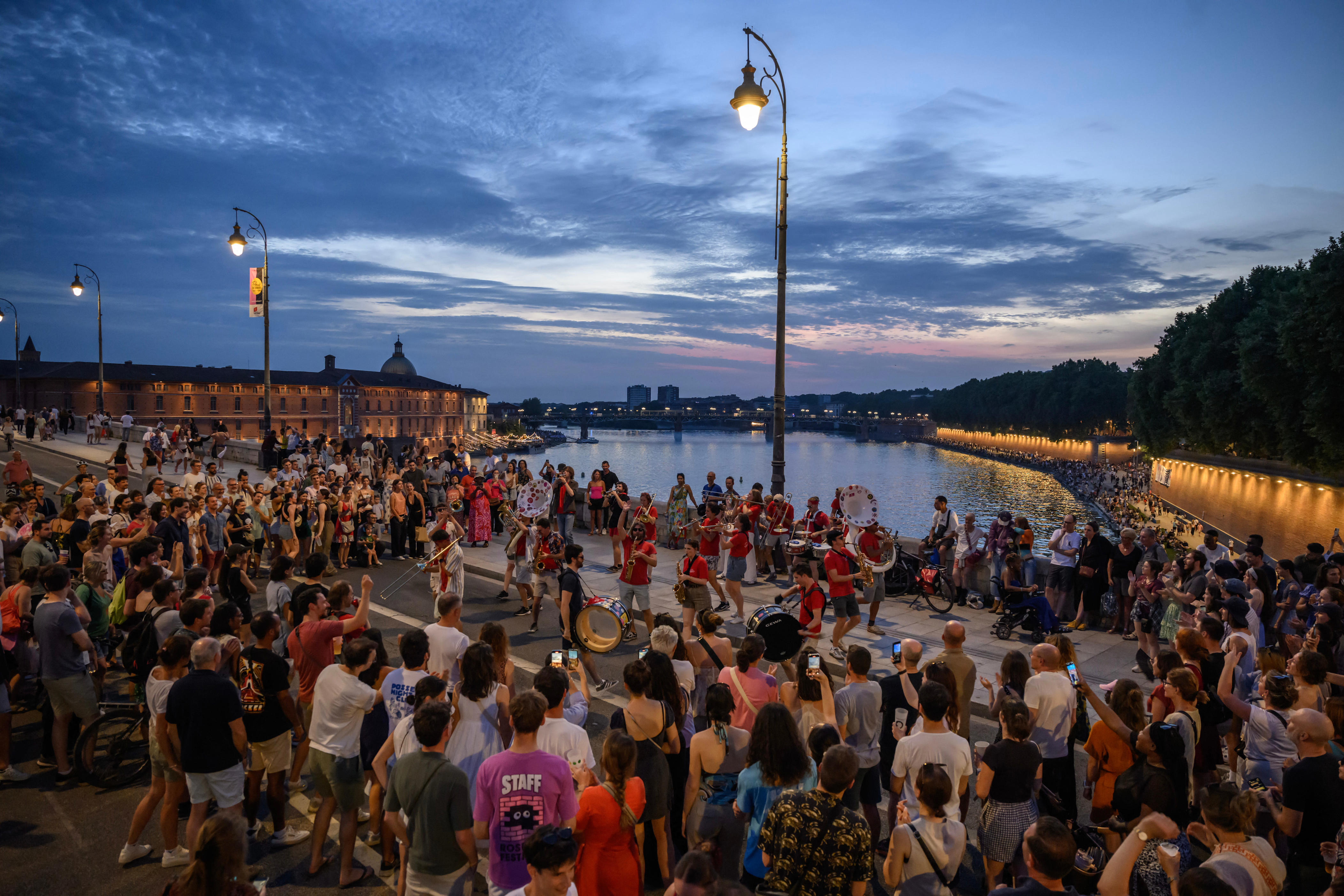 Needle spiking at festivals: What to know before partying abroad