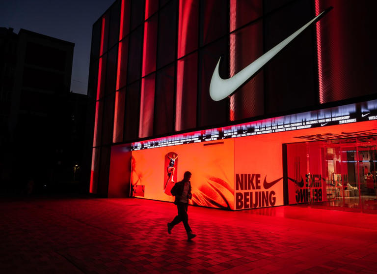 Nike warns of whopping $1B hit from tariffs — but shares jump on upbeat  sales forecast
