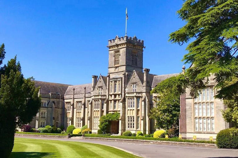 Queen’s College celebrates top education award as it joins global elite ...