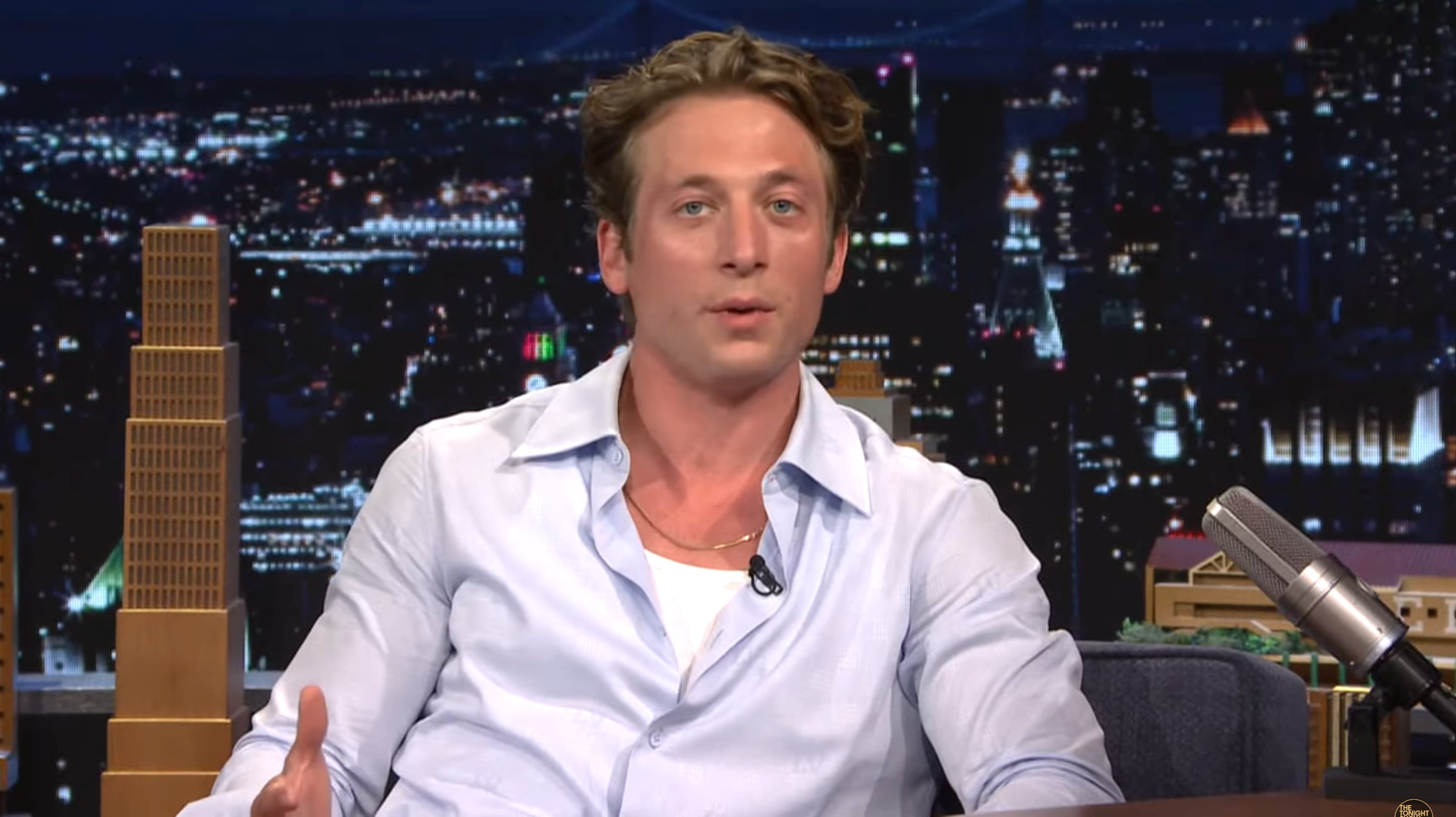 Jeremy Allen White Addresses ‘Sinister’ Flower Conspiracy