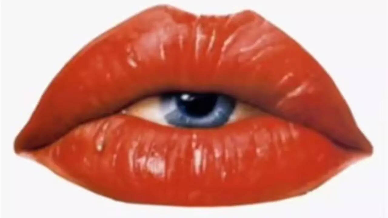 Optical illusion personality test: Lips or eye? What you spot first ...