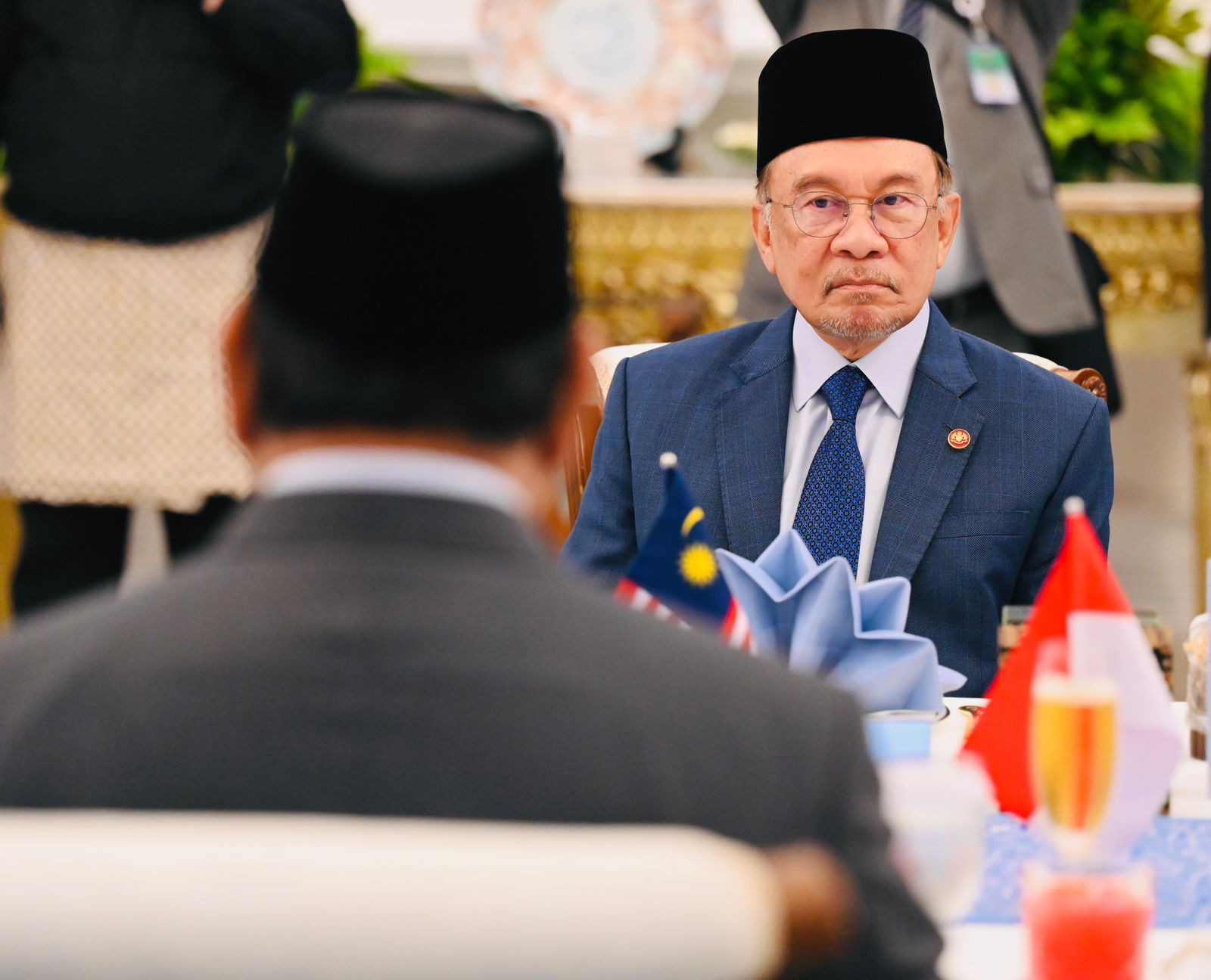 Dituduh Serahkan Ribuan Hektare Lahan ke Indonesia, Anwar Ibrahim Murka