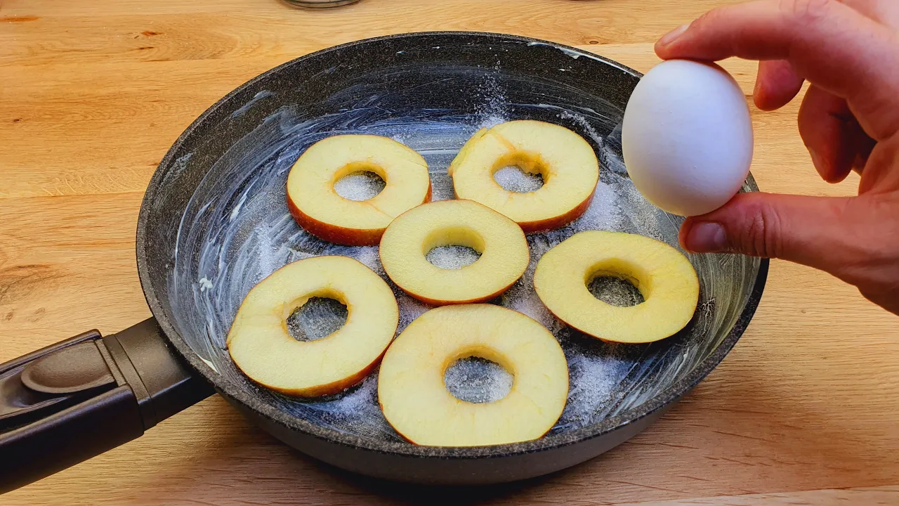 Apfelkuchen in einer Pfanne mit 1 Ei, das berühmte Youtube Rezept #152