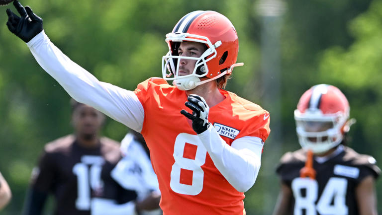 Browns Trade Pitch Swaps Kenny Pickett for $27.5 Million QB