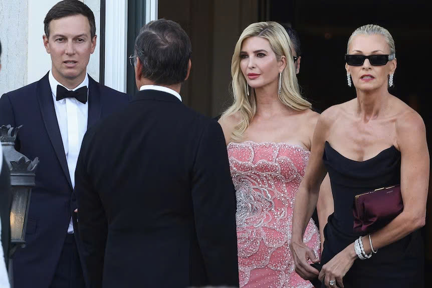 Đám cưới của tỉ phú Jeff Bezos đầy xa hoa, người dân Venice phẫn nộ biểu  tình