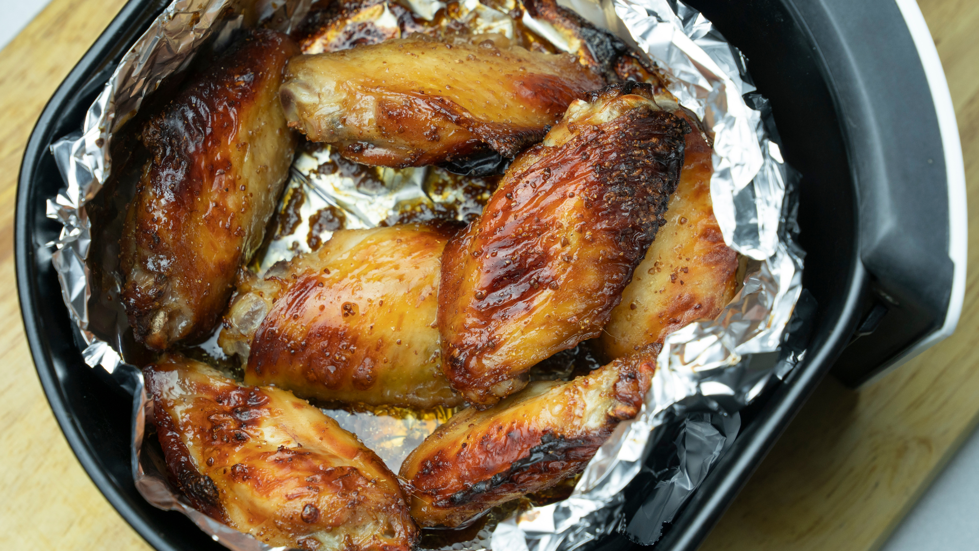 Can you really put foil in an air fryer?