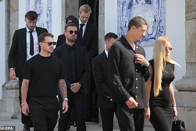 Jota's teammates attended the funeral of the football stare with many visibly emotional