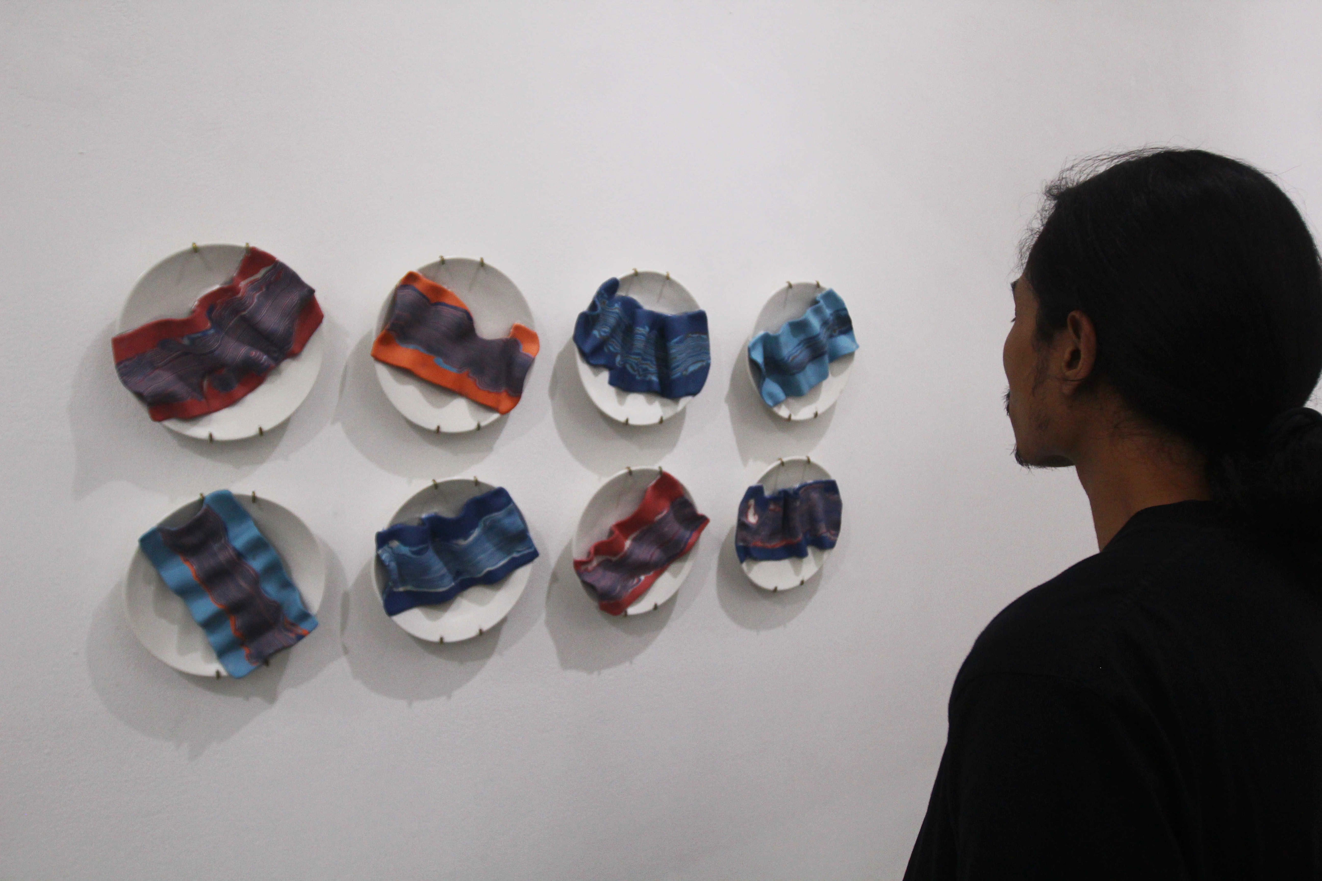 Nerikomi Exhibition: Attractive Brightly Colored Ceramics