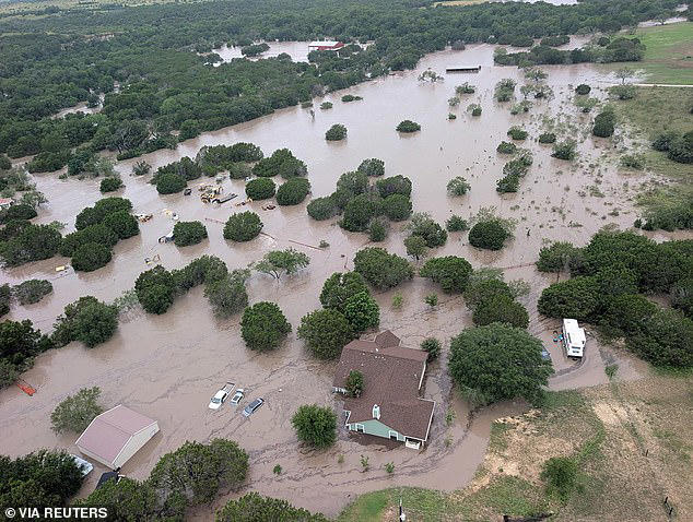 Family reveals desperate final words of brave Texas father who died saving  family from floods