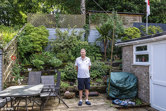 Beekeeper Clashes with Neighbors Over ‘Unusable’ Gardens