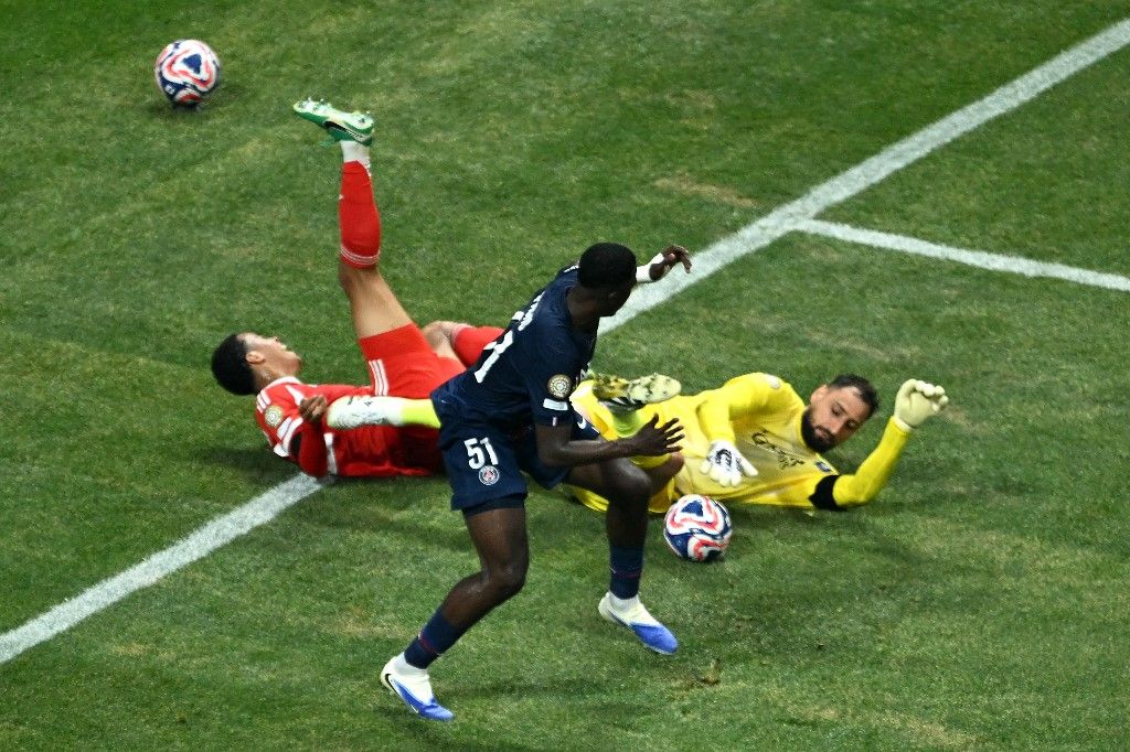 Bayern Konfirmasi Cedera Parah Musiala: Patah Fibula dan Dislokasi Kaki, Masa Pemulihan Panjang
