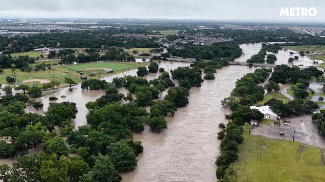 drone-footage-shows-extent-of-floods-in-texas
