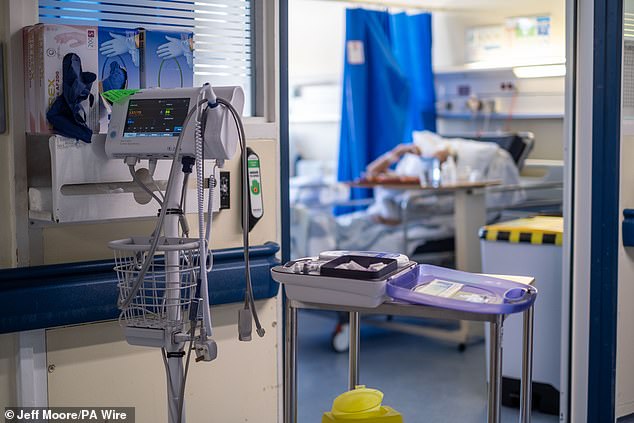 New NHS Chief Confronts Systemic Chaos: ‘It Makes Me Want to Cry’