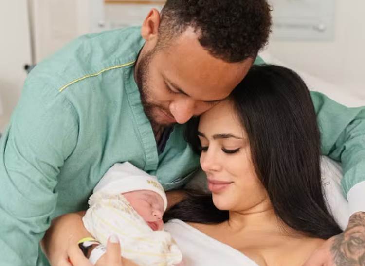 Neymar e Bruna Biancardi com Mel &ndash; Reprodu&ccedil;&atilde;o Instagram