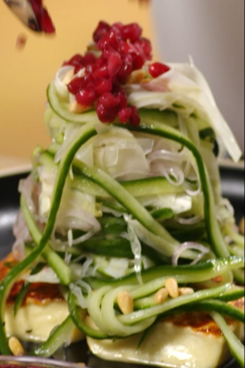 Schnell eingelegtes Gemüse mit gebratenem Halloumi und Ouzo-Finish