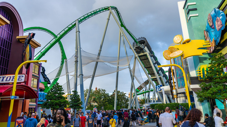 16 Tips To Avoid Huge Lines At - AA1I4RN6.img