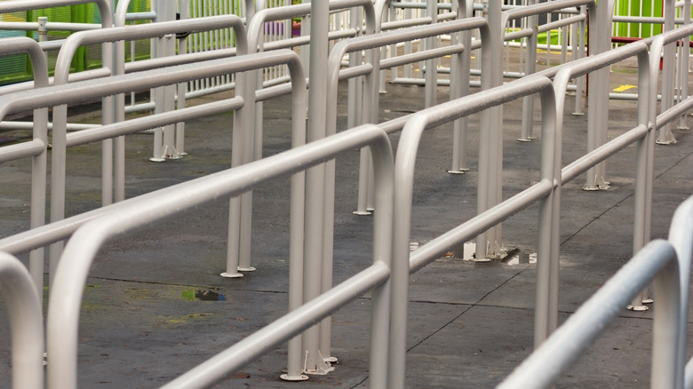 16 Tips To Avoid Huge Lines At - AA1I4RN7.img