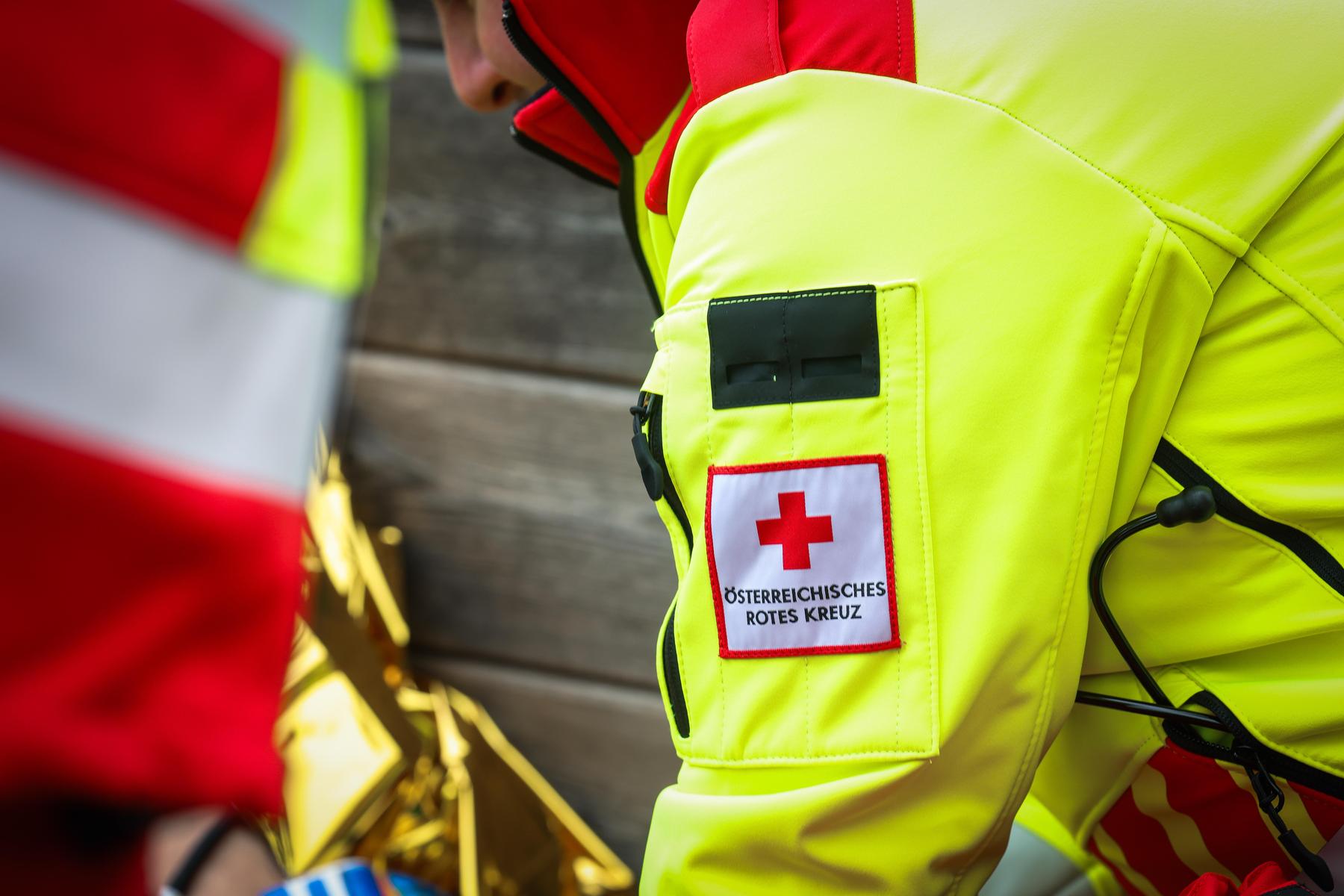 Geriet auf Gegenfahrbahn : Autolenker stirbt bei Frontalcrash in ...