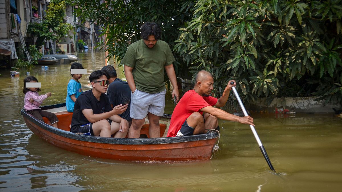 Banjir Jakarta: 20 Kelurahan Terendam, 100+ RT Terdampak, Lihat Daftarnya