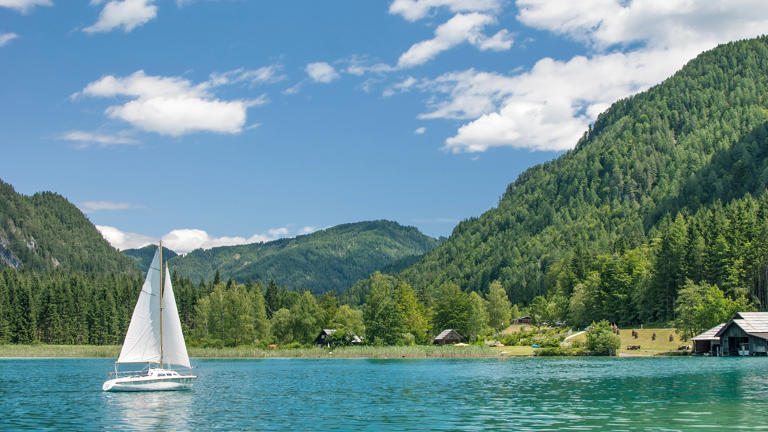 Le lac Weissensee en Carinthie autrichienne eurotravel/ Getty Images Plus