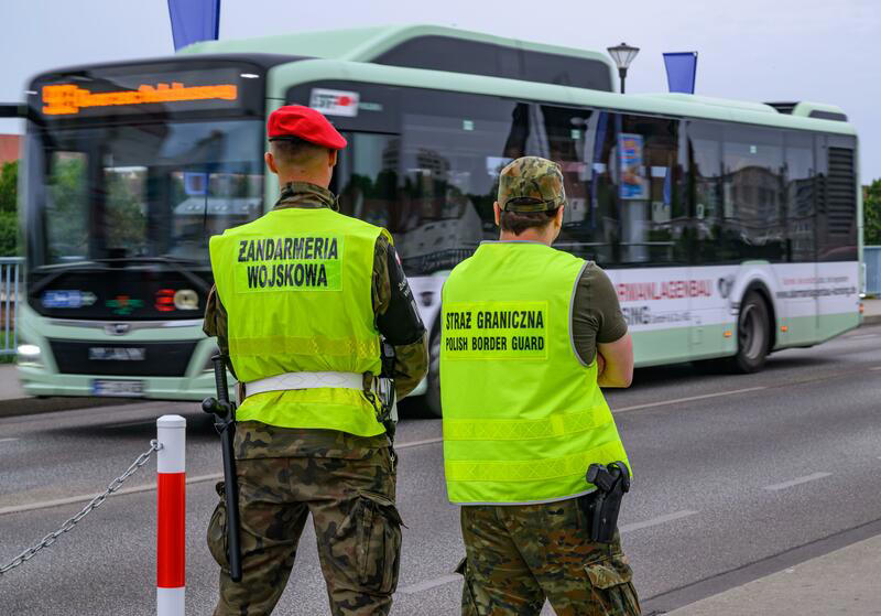Poland reintroduces border controls in #39 illegal immigration #39 crackdown Poland reintroduces border controls in #39 illegal immigration #39 crackdown