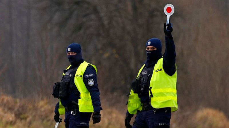 Poland reinstates border controls with Germany and Lithuania Poland reinstates border controls with Germany and Lithuania