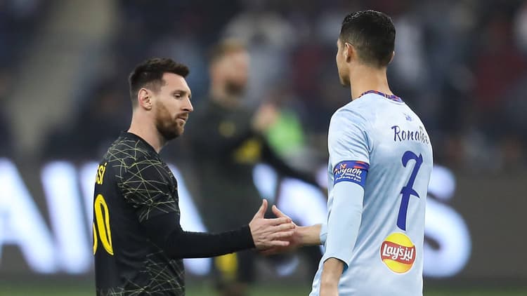 Lionel Messi in BOMBSHELL transfer talks for Cristiano Ronaldo reunion