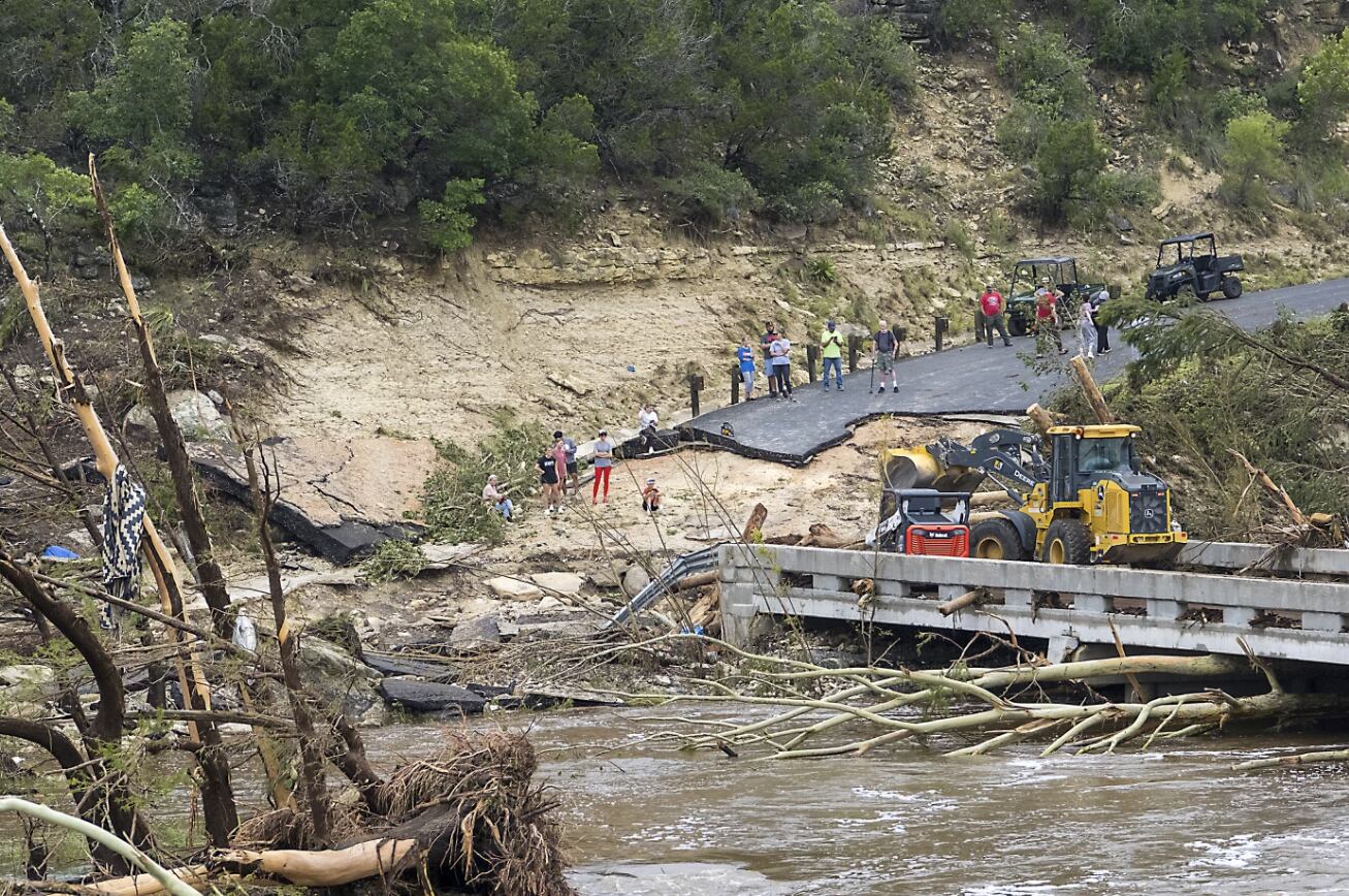 Top two Kerr County emergency officials say they were asleep as July 4