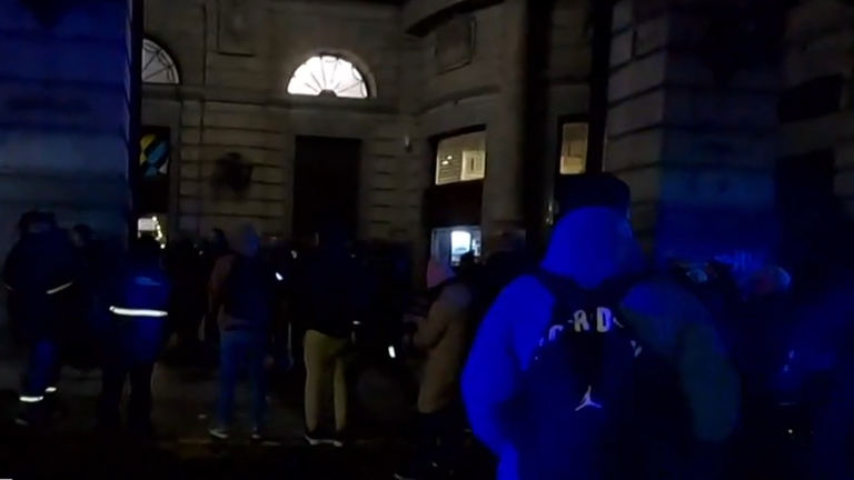 Caos en Retiro por una amenaza de bomba: evacuación, cancelación de servicios y pasajeros varados