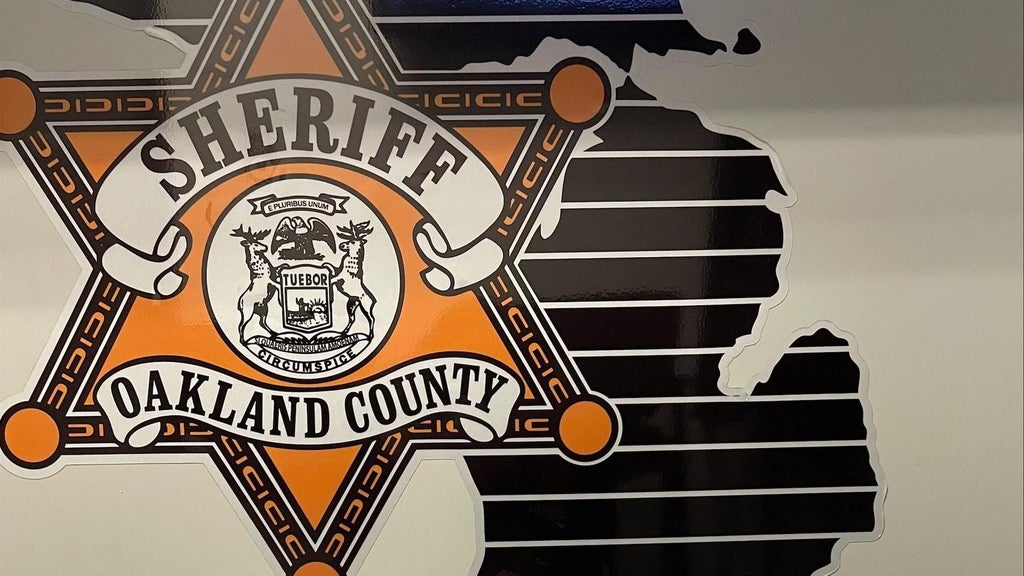 Man, 35, dead after car strikes guardrail in Rochester Hills, sheriff's ...