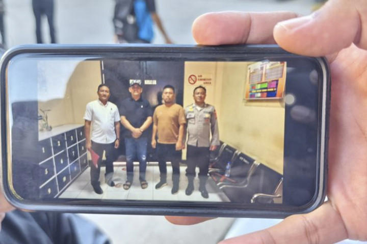 Polda NTB menahan Kompol Yogi dan Ipda Haris, Senin (7/7/2025). Foto: Dhimas Budi Pratama/ANTARA FOTO