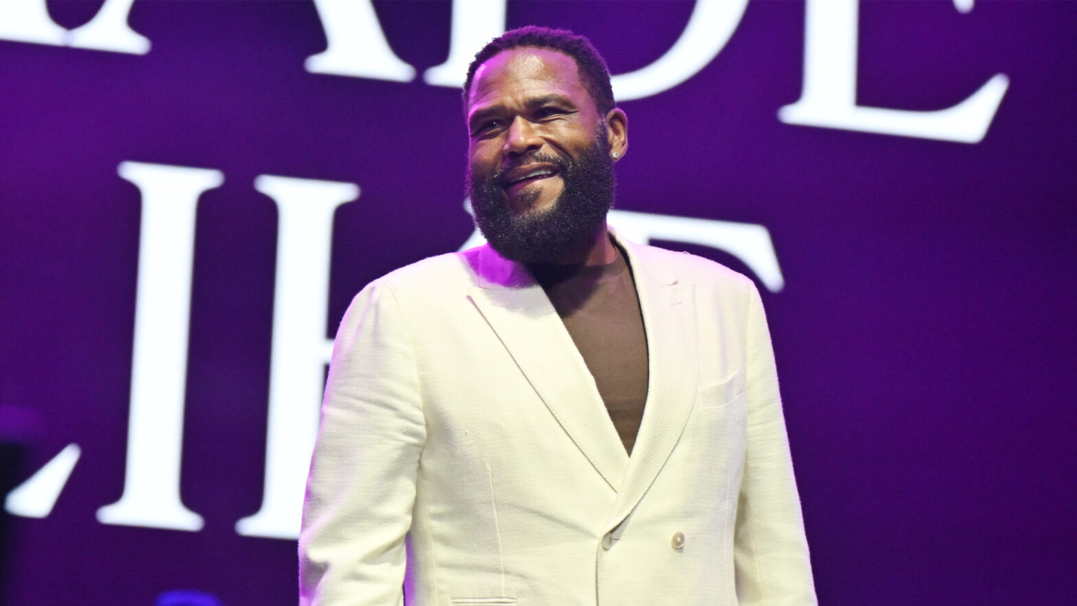 Anthony Anderson And Cedric The Entertainer Open Their BBQ Brand To A