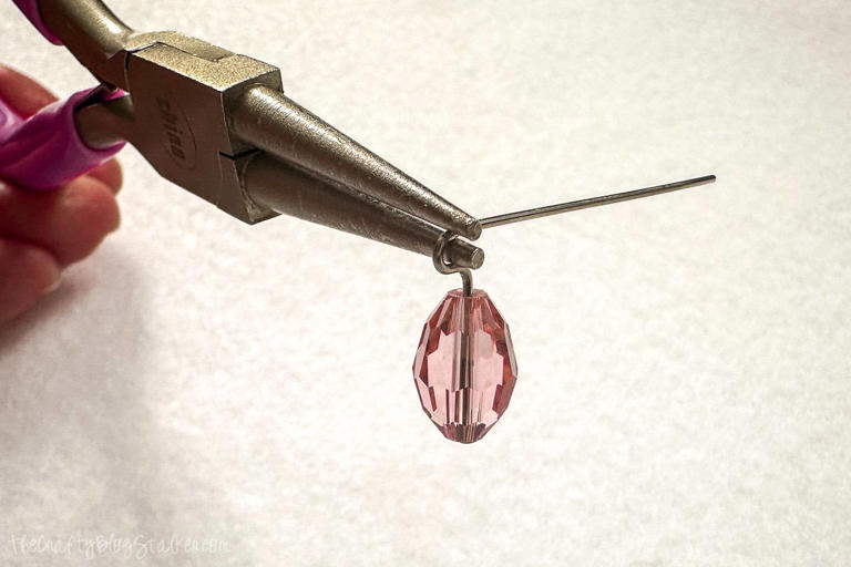 How to Loop a Headpin for Jewelry Making