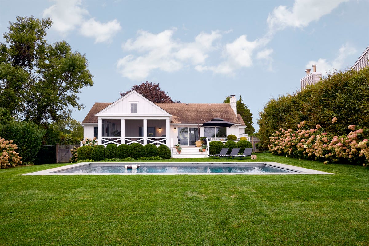 mazzarini-long-island-house-pool.jpg