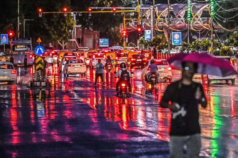 Expect scattered showers and ‘satisfactory’ air