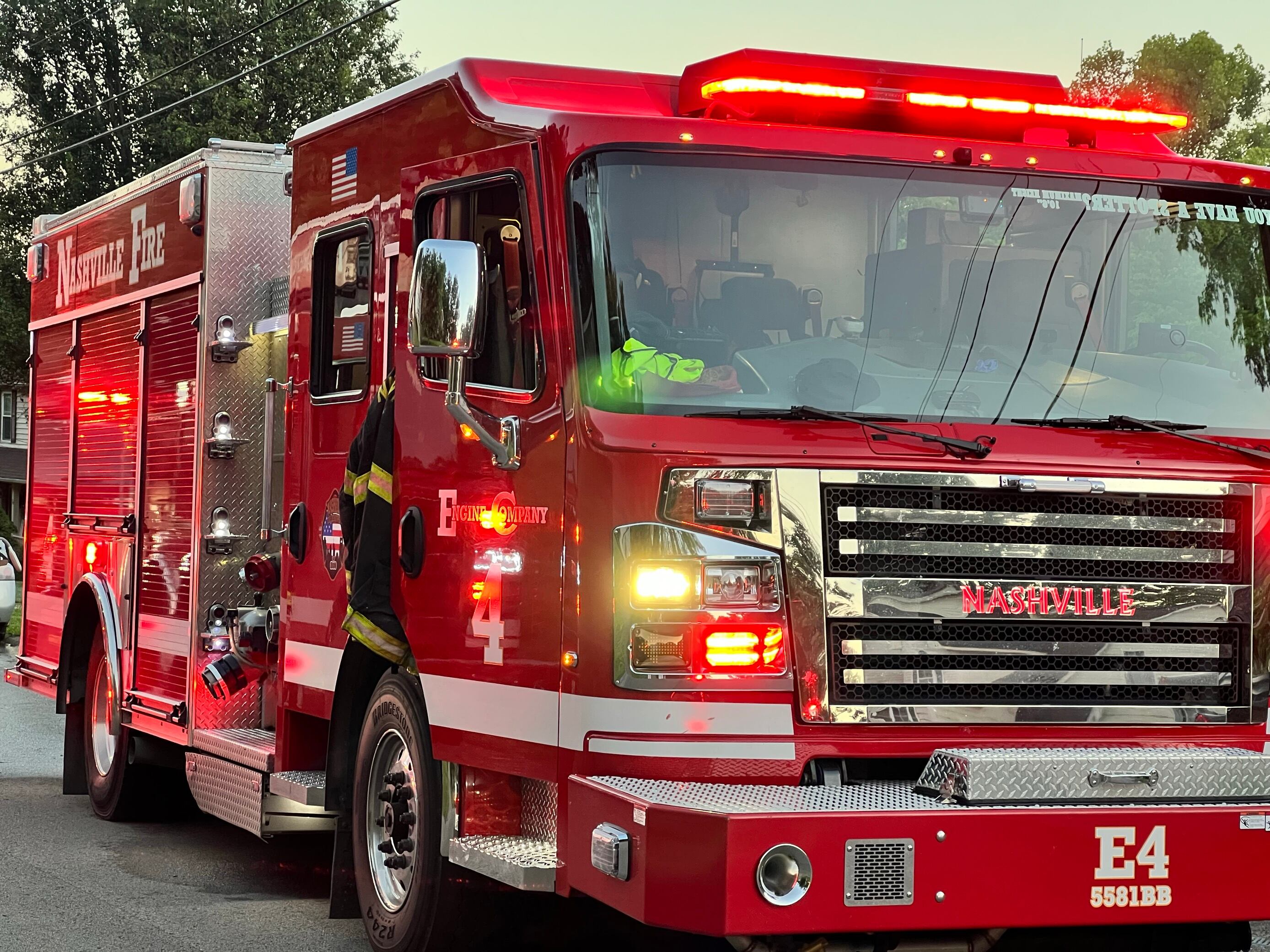 Nashville house fire leaves resident with burns to face, body
