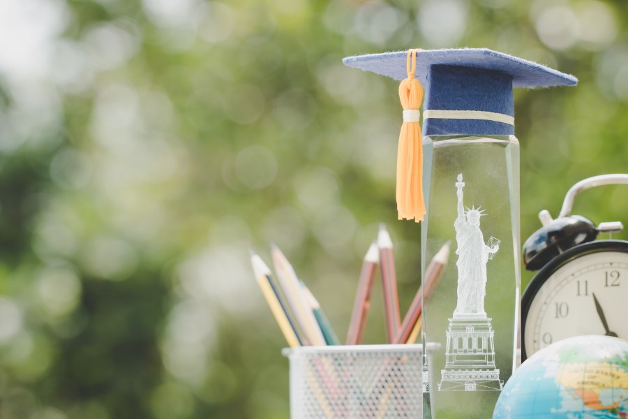 New York updates high school graduation - AA1IAWj6.img