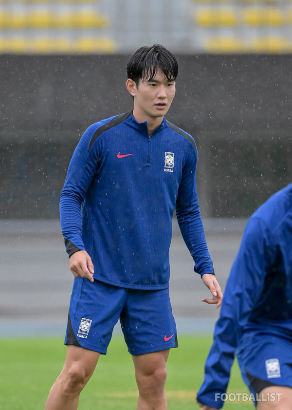 훈련에 집중하는 김진규