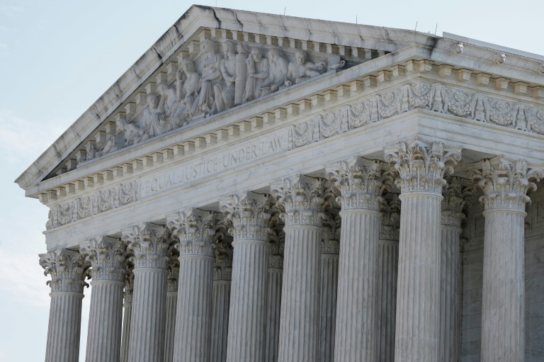 Supreme Court allows Trump to resume - AA1IB5E4.img