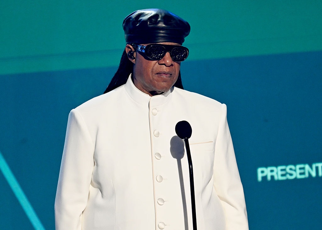 Stevie Wonder Addresses Rumor He's Not Really Blind