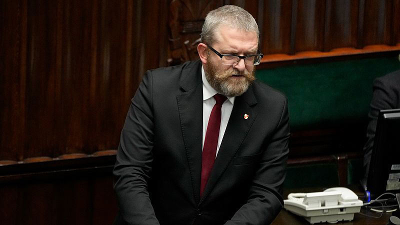 Polish prosecutors probe far right lawmaker over Auschwitz denial Polish prosecutors probe far right lawmaker over Auschwitz denial