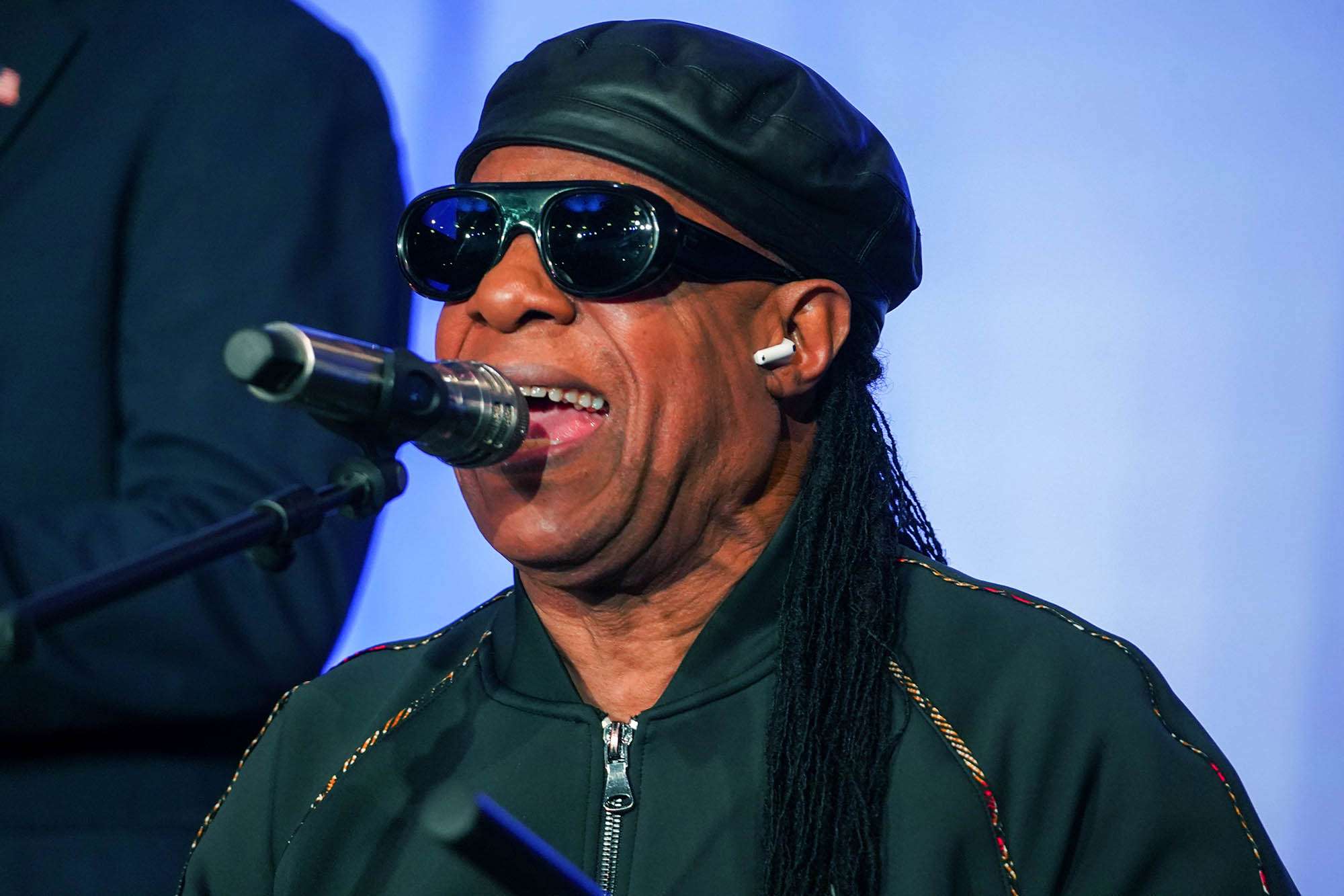 Stevie Wonder addresses rumor that he's not really blind: 'You know the
