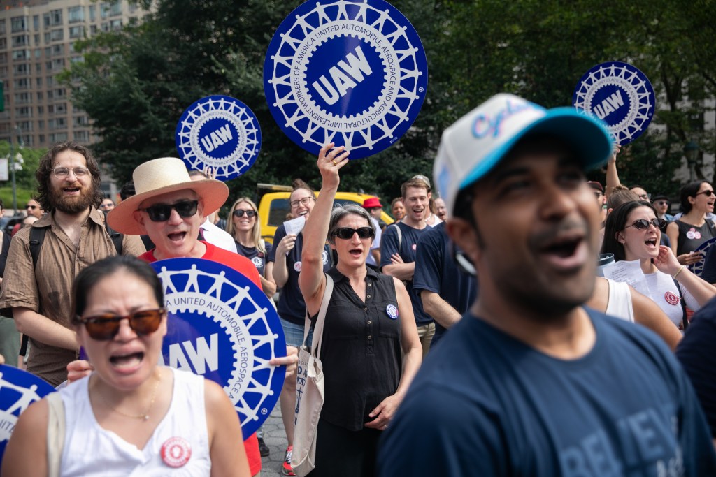 Hundreds of Legal Services Staff Strike as Larger Walkout Looms